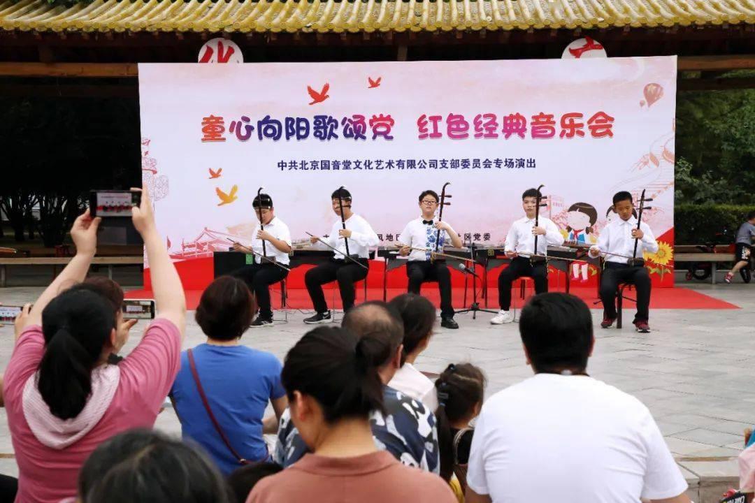 马伊琍晒出与女儿的合影，两人的状态如何？